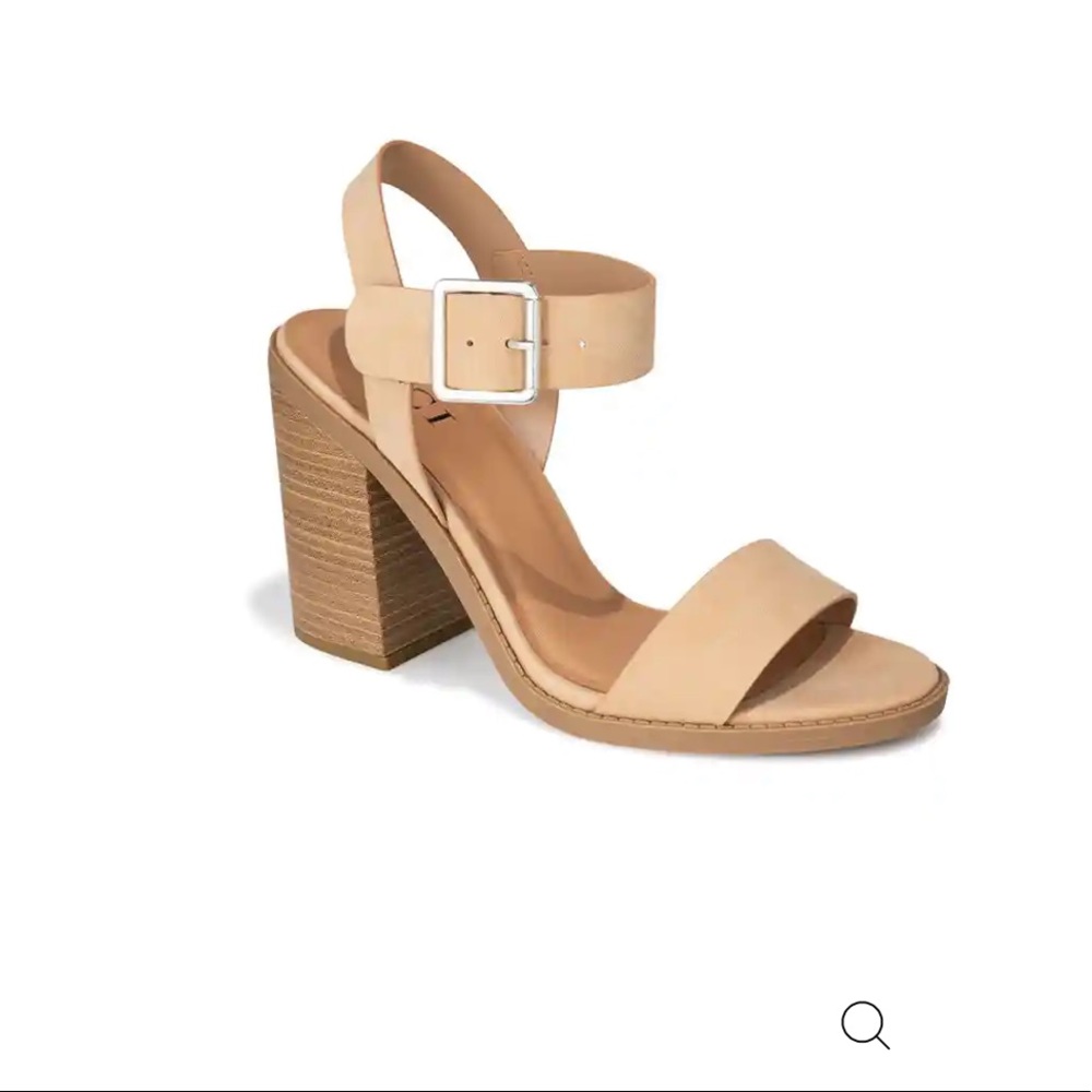 Brand New Vici Cooper Block Heeled Sandal- Natural Size 8